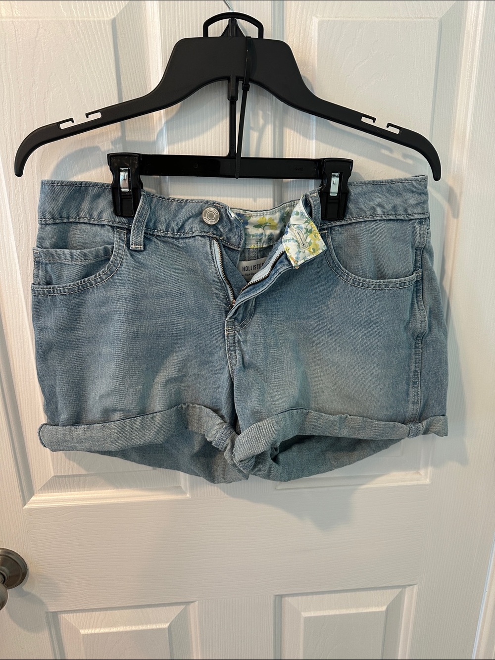Hollister Light Wash Denim Roll Cuff Shorts
